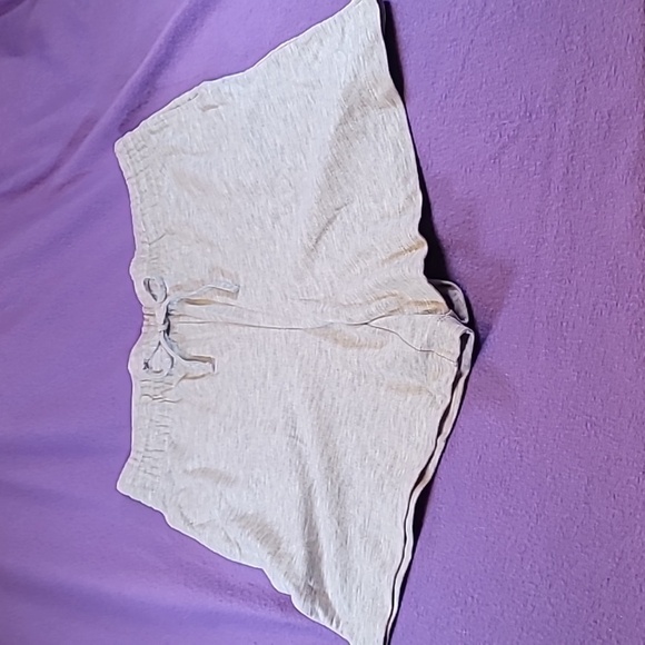 0718. NWOTs ~ Danskin ~ Grey Shorts ~ Large ~ - Picture 1 of 6